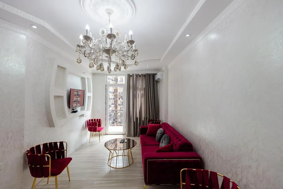 1Br Apt In The Center Of 바투미